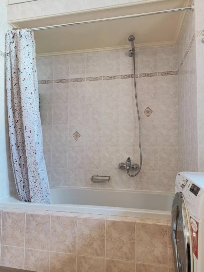 Big Apt 3Bed 3Bath 10 Min Walk Acropolis เอเธนส์ ภายนอก รูปภาพ